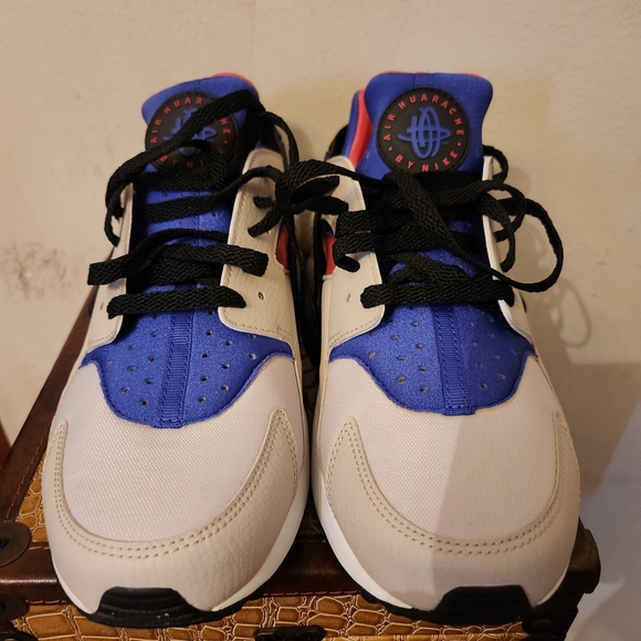 Nike Air Huaraches desert sand/Persian violet